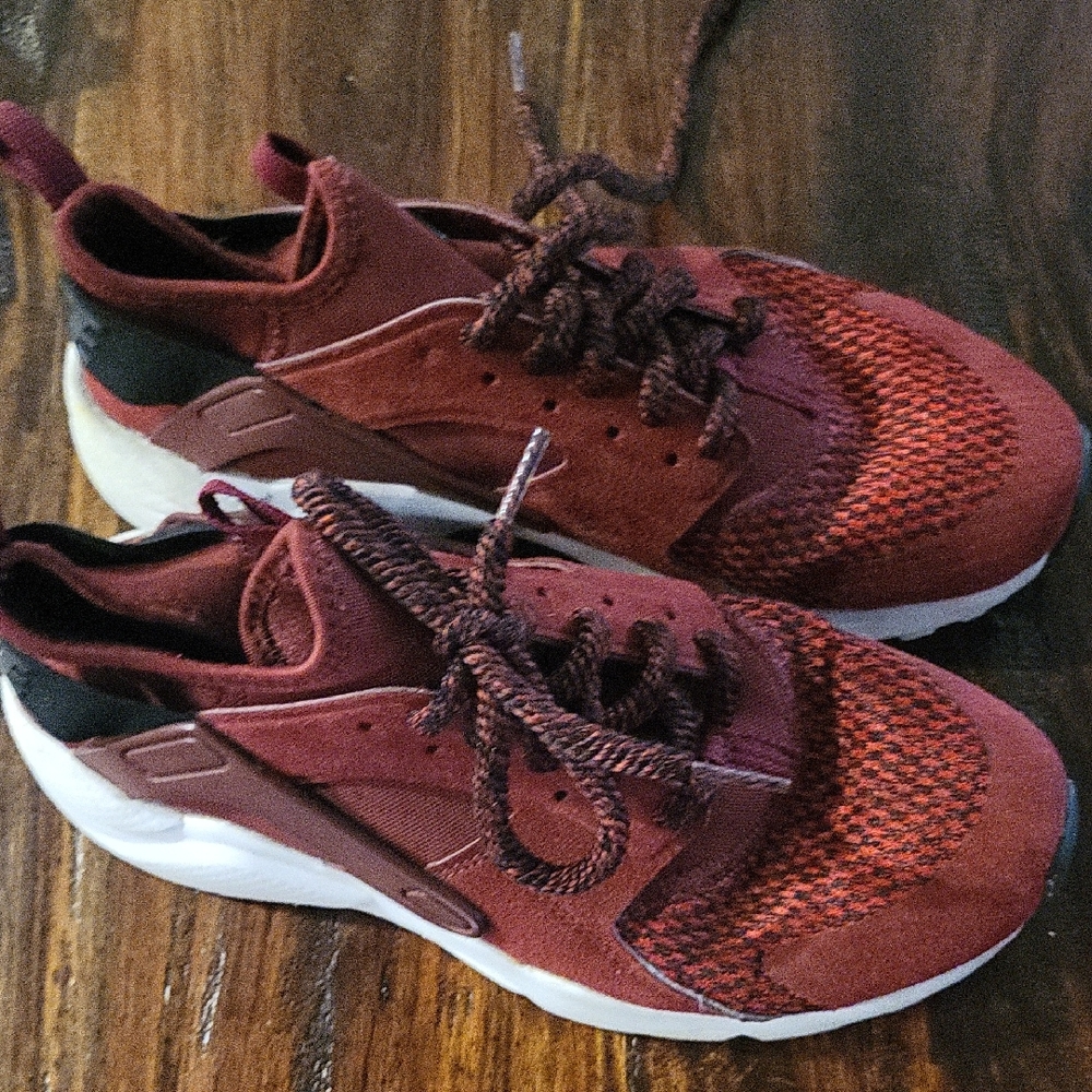 Nike Air Kids Burgundy and Black Sneakers Sz 7Y Exc Cond